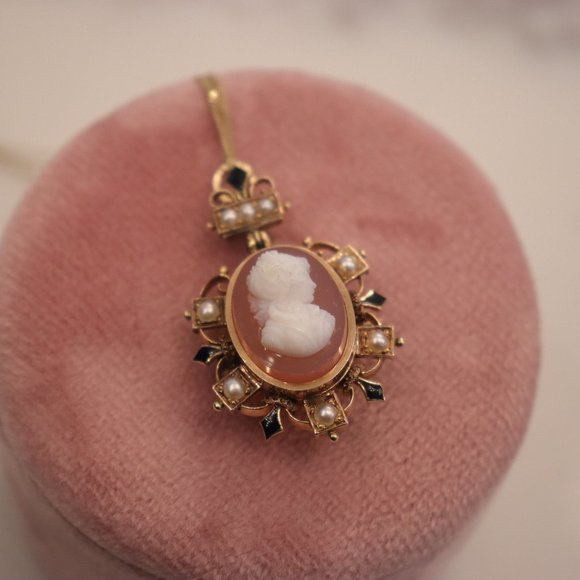 14ky Enamel and Seed Pearl Hard Shell Cameo - Picture 4 of 6